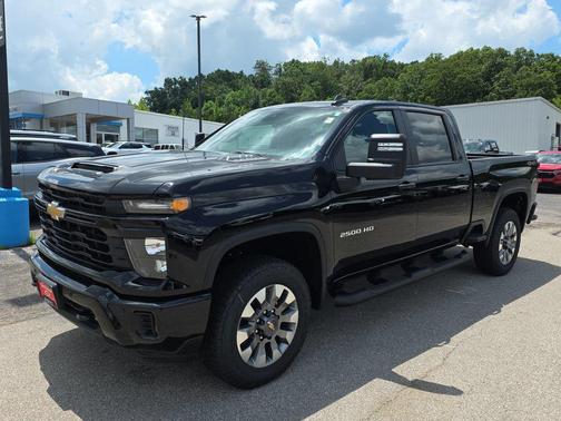 Black 2026 Chevrolet Silverado 2500 Custom