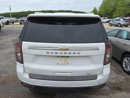 Summit White 2021 Chevrolet Suburban LT