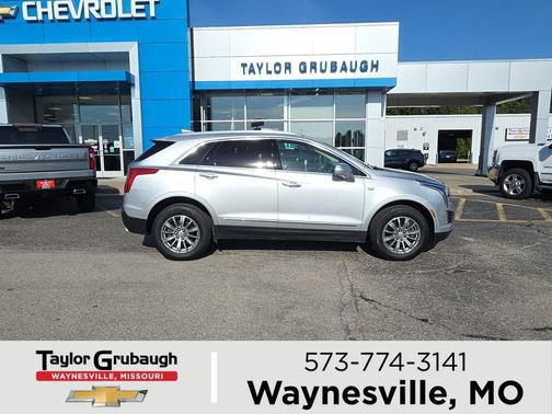 Radiant Silver Metallic 2018 Cadillac XT5 Luxury