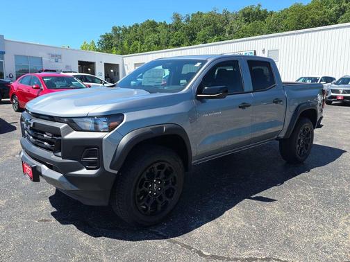 Sterling Gray Metallic 2026 Chevrolet Colorado Trail Boss