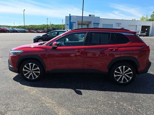 Barcelona Red Metallic 2022 Toyota Corolla Cross XLE