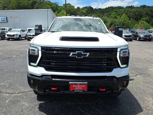 Summit White 2026 Chevrolet Silverado 2500 LT
