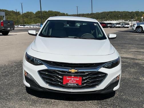 Summit White 2024 Chevrolet Malibu FWD 1LT