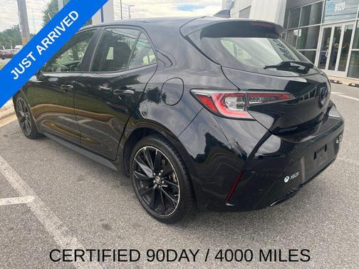 Midnight Black Metallic 2021 Toyota Corolla Hatchback SE