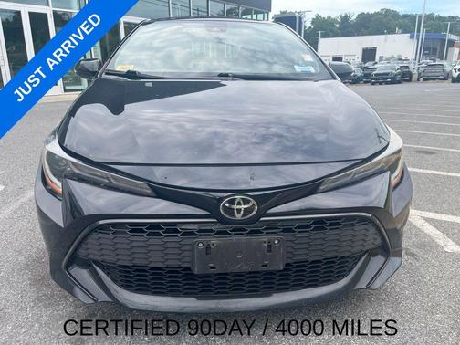 Midnight Black Metallic 2021 Toyota Corolla Hatchback SE