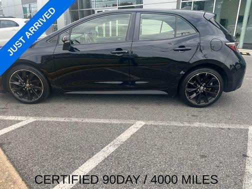 Midnight Black Metallic 2021 Toyota Corolla Hatchback SE