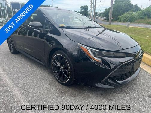 Midnight Black Metallic 2021 Toyota Corolla Hatchback SE