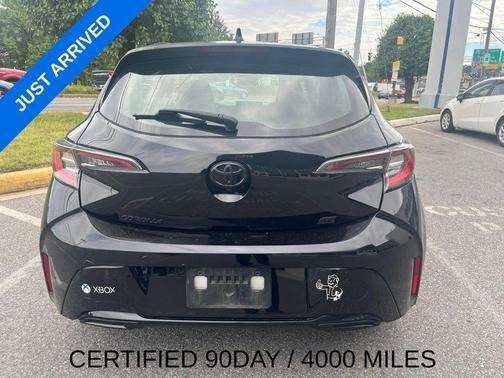 Midnight Black Metallic 2021 Toyota Corolla Hatchback SE