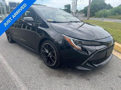 Midnight Black 2021 Toyota Corolla Hatchback SE