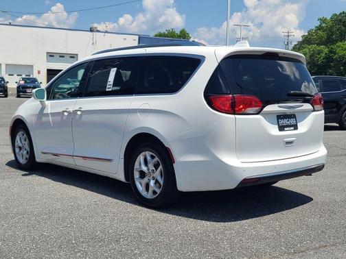 2020 Chrysler Pacifica Touring-L