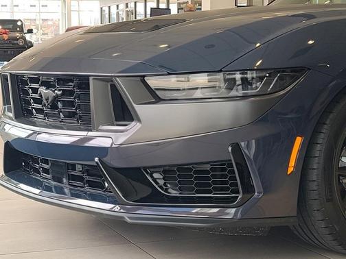 2025 Ford Mustang Dark Horse