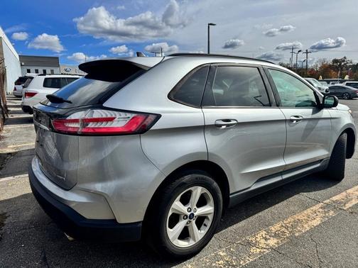 2020 Ford Edge SE