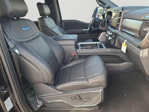 Agate Black Metallic 2026 Ford F-250 Platinum