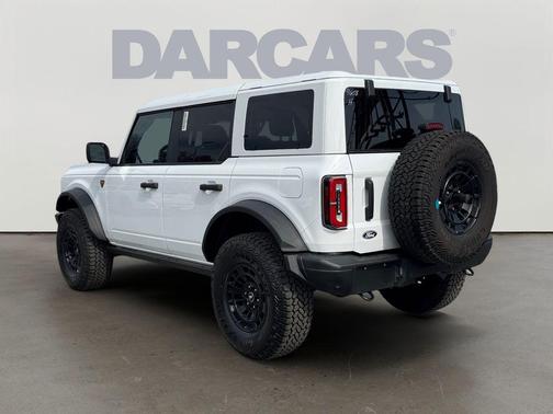 Oxford White 2026 Ford Bronco Badlands