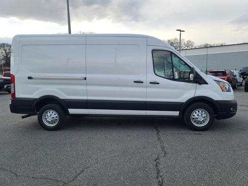 2025 Ford Transit-250 148 WB Medium Roof Cargo