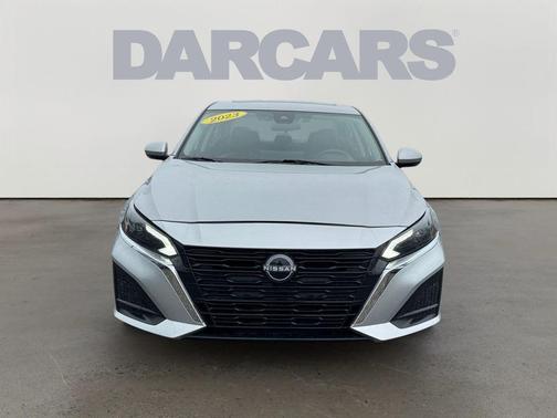 Brilliant Silver Metallic 2023 Nissan Altima 2.5 SL