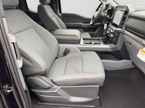 Agate Black Metallic 2026 Ford F-150 XLT
