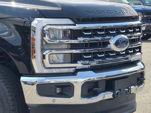 2025 Ford F-350 Lariat Super Duty