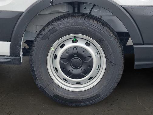 2025 Ford Transit-250 148 WB Medium Roof Cargo