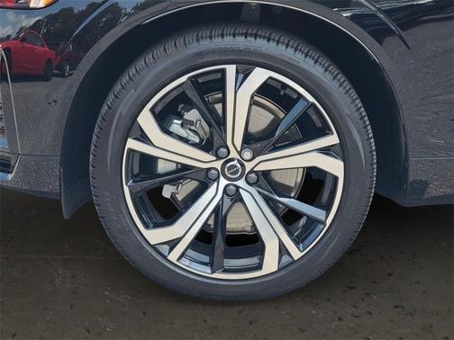 2025 Volvo XC60 Plug-In Hybrid T8 Ultra