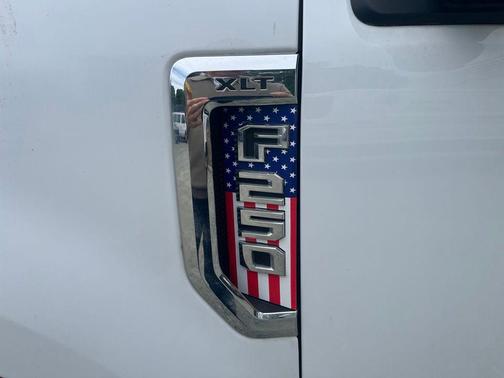 Oxford White 2022 Ford F-250 XLT