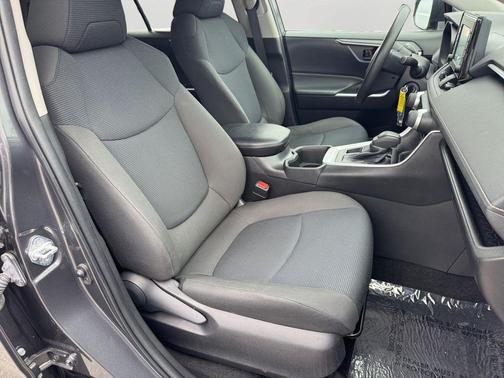 Magnetic Gray Metallic 2022 Toyota RAV4 LE