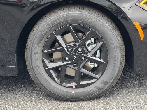 2025 Kia K5 LXS
