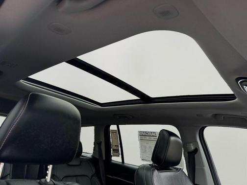 Metallic 2023 Jeep Grand Cherokee L Limited