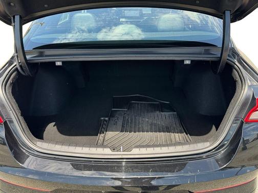 Ebony Black 2022 Kia K5 GT-Line