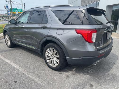 Gray Metallic 2021 Ford Explorer Limited