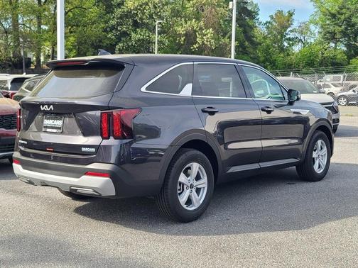 2025 Kia Sorento LX