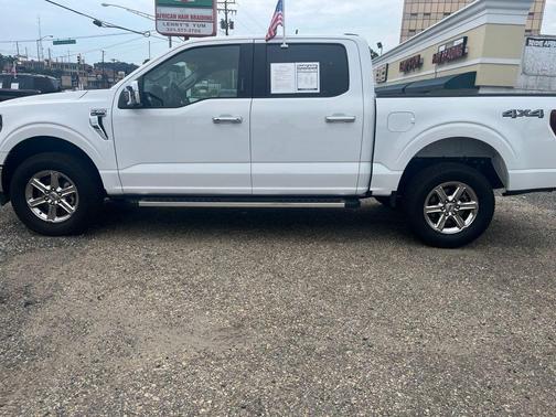 Oxford White 2024 Ford F-150 XLT