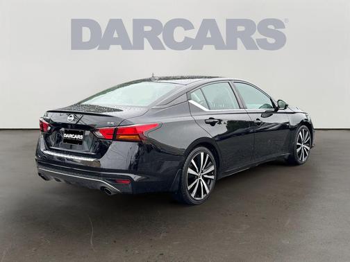 Black 2019 Nissan Altima 2.5 SR