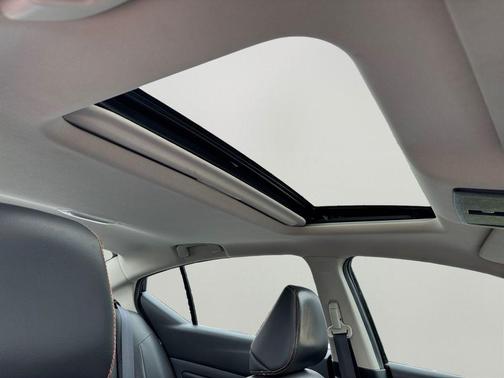 Black 2019 Nissan Altima 2.5 SR