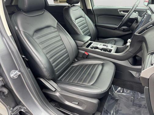 Gray Metallic 2024 Ford Edge SEL