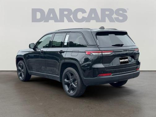 Diamond Black 2023 Jeep Grand Cherokee Altitude