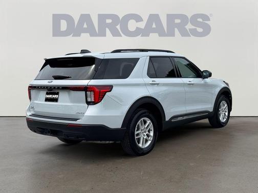 White Metallic 2025 Ford Explorer Active