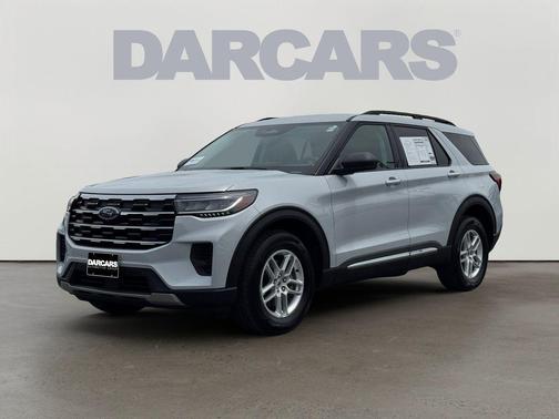 White Metallic 2025 Ford Explorer Active