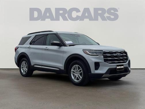 White Metallic 2025 Ford Explorer Active