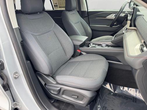 White Metallic 2025 Ford Explorer Active