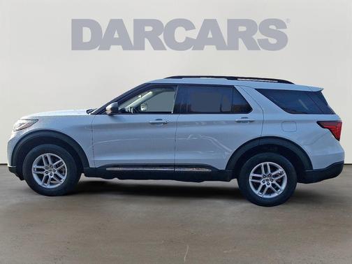White Metallic 2025 Ford Explorer Active