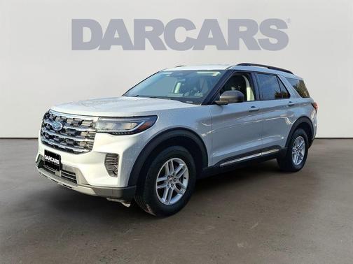 White Metallic 2025 Ford Explorer Active