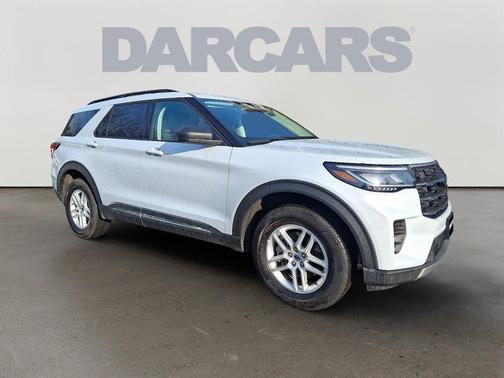 White Metallic 2025 Ford Explorer Active
