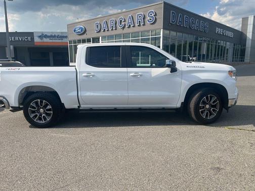 Summit White 2025 Chevrolet Silverado 1500 LT