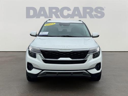 Snow White Pearl 2023 Kia Seltos S