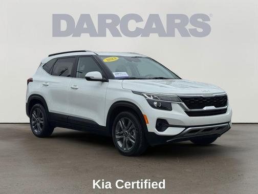 Snow White Pearl 2023 Kia Seltos S