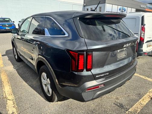 2023 Kia Sorento LX