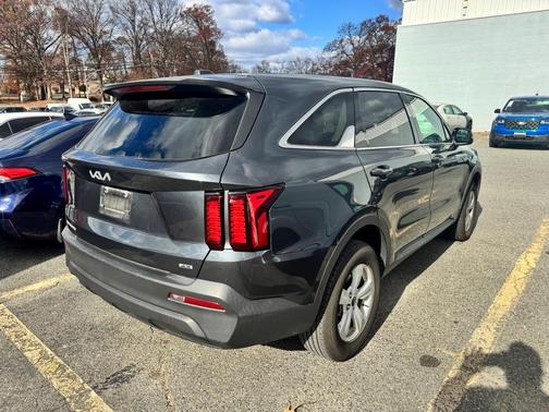 2023 Kia Sorento LX
