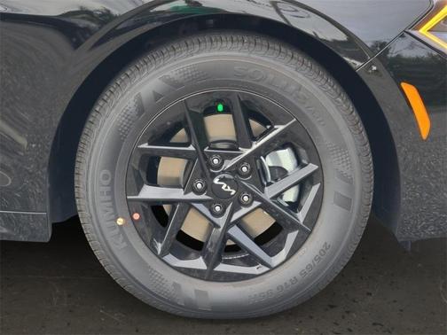 2026 Kia K5 LXS