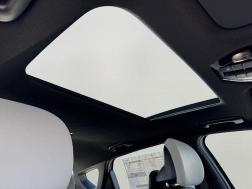 Aurora Black Pearl 2026 Kia K4 GT-LINE